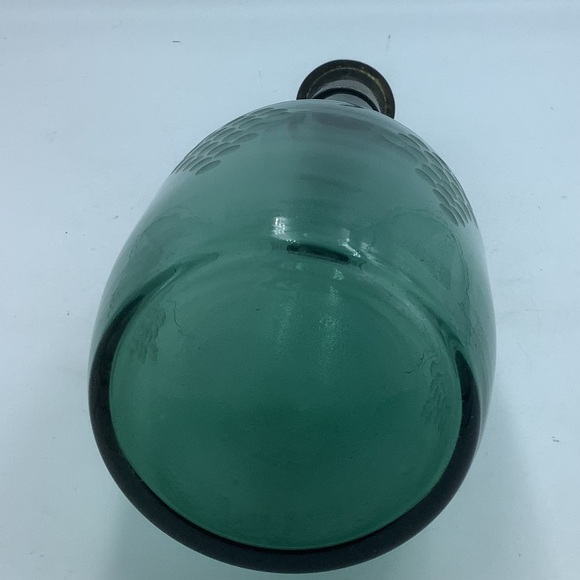 Etched Green Glass Decanter with Three Footed Cups - Picture 5 of 7